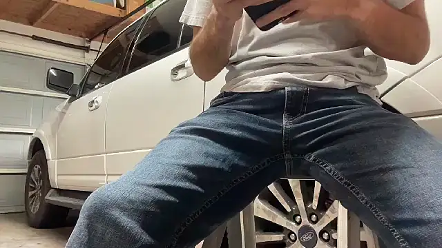 Snapshot of HorneyCowboy154 chatting on 09/13/25, 04:51 HorneyCowboy154 online show from 09/13/25, 04:51