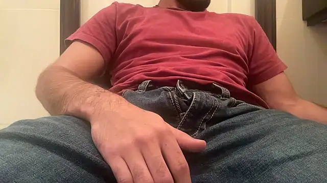 Snapshot of HorneyCowboy154 chatting on 10/29/25, 04:04 HorneyCowboy154 online show from 10/29/25, 04:04