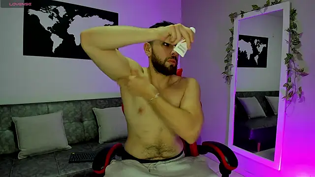 Maximo Wolff online show from 12/22/25, 07:44