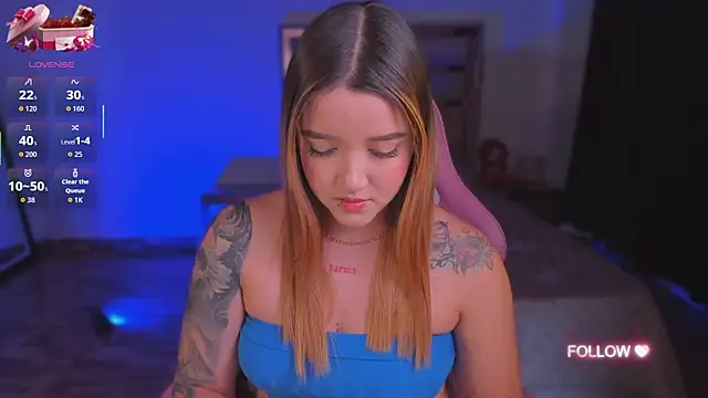 lunaarose online show from 10/01/25, 04:18