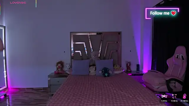 lunaarose online show from 04/15/26, 03:13