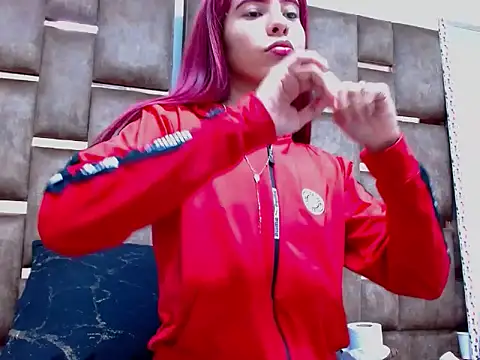 Snapshot of Alexahotz chatting on 10/08/25, 10:29 Alexahotz online show from 10/08/25, 10:29