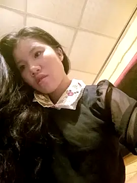 Snapshot of Adsatoh chatting on 10/21/25, 06:25 Adsatoh online show from 10/21/25, 06:25