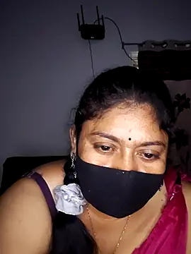 Snapshot of Telugu--Nadhini143 chatting on 10/06/25, 04:21 Telugu--Nadhini143 online show from 10/06/25, 04:21