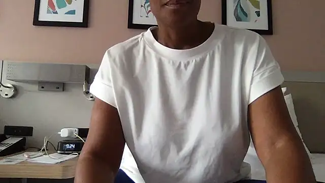 Snapshot of NurseNatasha888 chatting on 09/09/25, 01:32 NurseNatasha888 online show from 09/09/25, 01:32