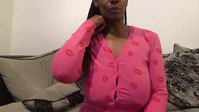 Snapshot of NurseNatasha888 chatting on 10/28/25, 10:45 NurseNatasha888 online show from 10/28/25, 10:45