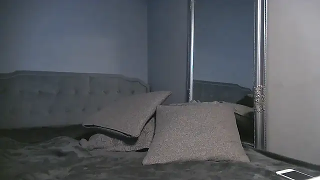 Bunnyela1 online show from 07/08/26, 04:33