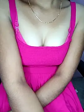 Snapshot of Nidhi_lovely chatting on 12/17/25, 02:39 Nidhi lovely online show from 12/17/25, 02:39