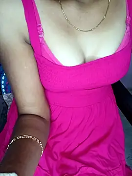 Snapshot of Nidhi_lovely chatting on 01/18/26, 03:21 Nidhi lovely online show from 01/18/26, 03:21