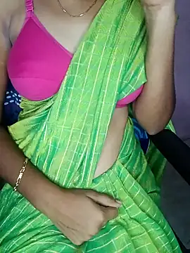 Snapshot of Nidhi_lovely chatting on 02/28/26, 02:45 Nidhi lovely online show from 02/28/26, 02:45