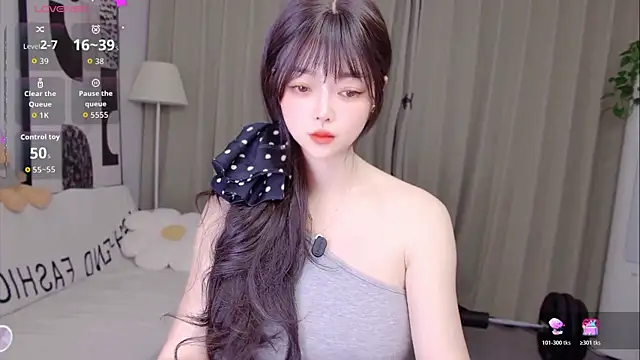 uikyy1 online show from 04/14/26, 12:11