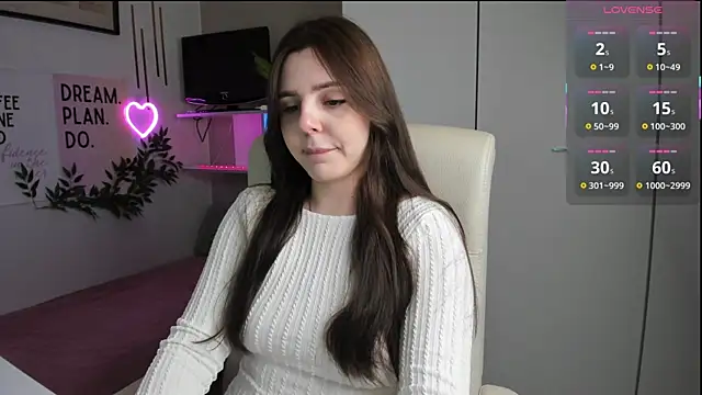 Snapshot of LiaWoow chatting on 10/18/25, 06:48 LiaWoow online show from 10/18/25, 06:48