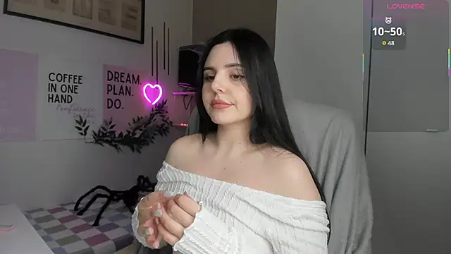 LiaWoow online show from 11/09/25, 02:48