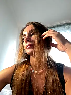 LucieMack online show from 09/09/25, 08:36