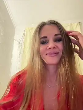 LucieMack online show from 12/19/25, 10:17