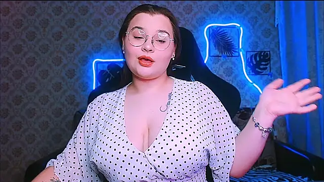 Snapshot of InLoveWithLife26 chatting on 02/15/26, 08:05 InLoveWithLife26 online show from 02/15/26, 08:05