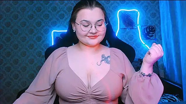 Snapshot of InLoveWithLife26 chatting on 02/21/26, 07:04 InLoveWithLife26 online show from 02/21/26, 07:04