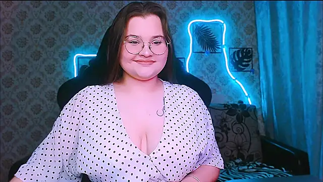 Snapshot of InLoveWithLife26 chatting on 02/25/26, 07:34 InLoveWithLife26 online show from 02/25/26, 07:34