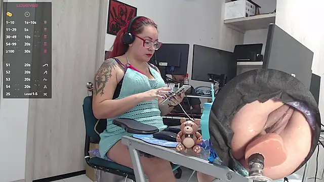 leidydi223 online show from 11/25/25, 02:17