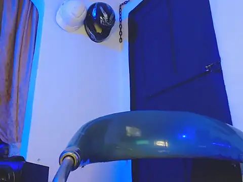 ElCaballeroNegro24 online show from 12/05/25, 04:21