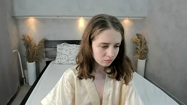 Camilla Kelly online show from 10/25/25, 01:13