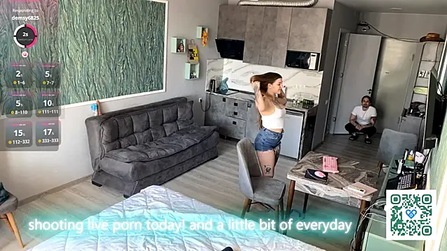 Snapshot of VelvetMiley chatting on 04/25/26, 01:41 VelvetMiley online show from 04/25/26, 01:41