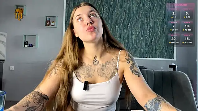 Snapshot of VelvetMiley chatting on 08/05/26, 03:42 VelvetMiley online show from 08/05/26, 03:42