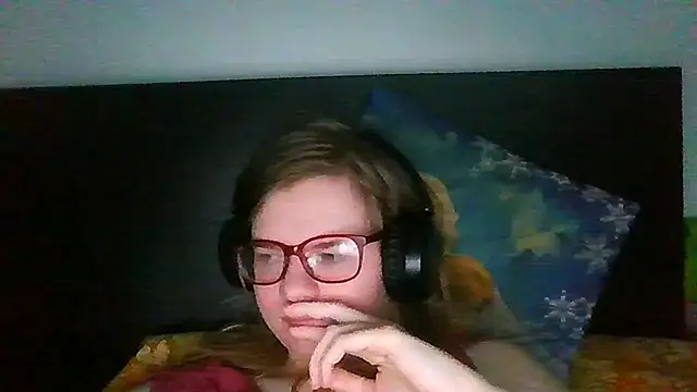 Moonolighta online show from 09/22/25, 06:37