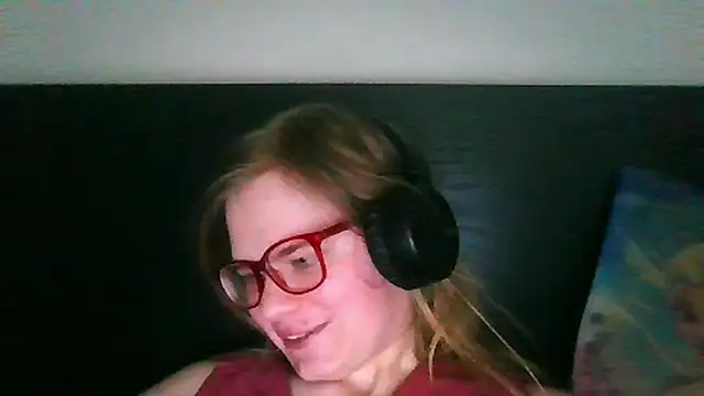 Moonolighta online show from 09/25/25, 12:09