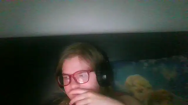 Moonolighta online show from 09/26/25, 07:56