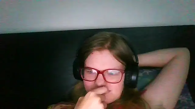 Moonolighta online show from 09/30/25, 07:02