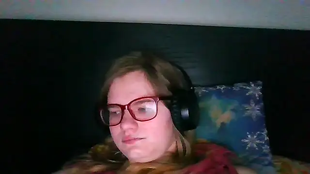 Moonolighta online show from 10/13/25, 06:46