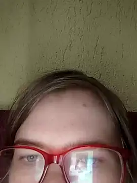 Moonolighta online show from 10/18/25, 08:37