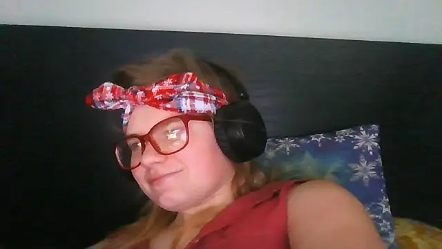 Moonolighta online show from 10/28/25, 09:57