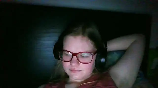 Moonolighta online show from 01/06/26, 04:32