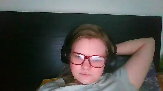 Moonolighta online show from 04/08/26, 11:43