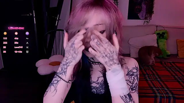 Lollyshy online show from 11/10/25, 10:25