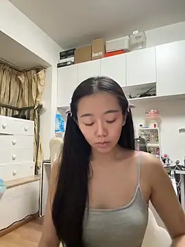 jiajia L online show from 10/09/25, 02:15