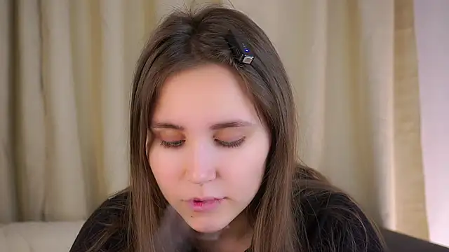 EthalFlowers online show from 12/18/25, 10:05