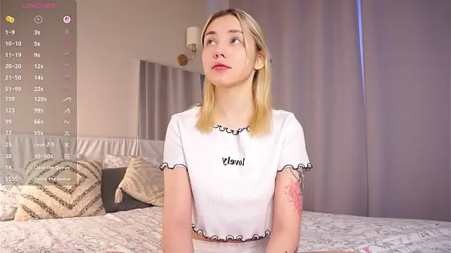 LilianBenskin online show from 02/02/26, 06:12