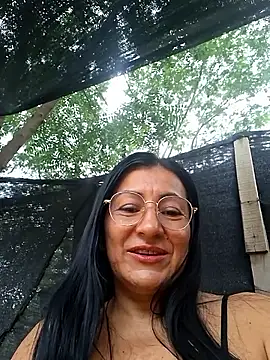 Snapshot of maturexxxnaughty chatting on 06/04/26, 11:38 maturexxxnaughty online show from 06/04/26, 11:38