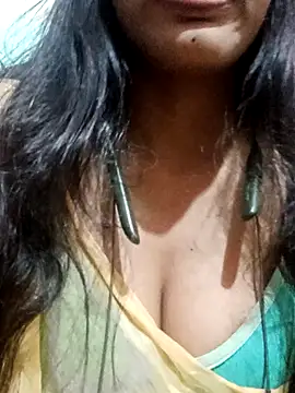 kaviyaponnu0987 online show from 10/05/25, 02:15