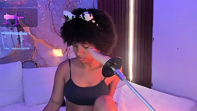 Lolalewis777 online show from 10/10/25, 11:04