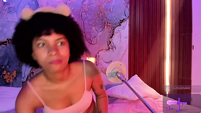 Lolalewis777 online show from 10/25/25, 02:35