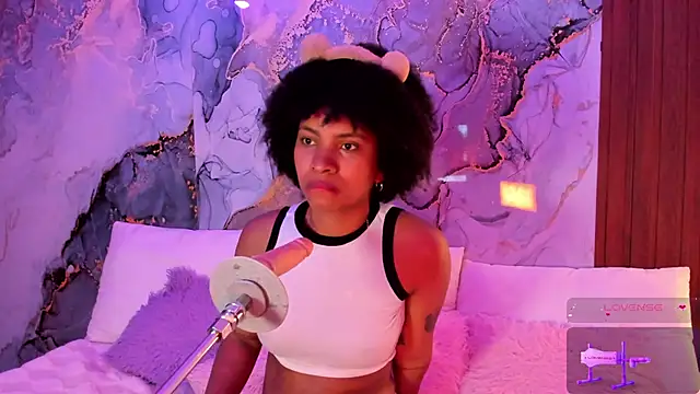 Lolalewis777 online show from 10/26/25, 08:37