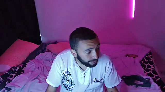 Snapshot of annaandgray chatting on 09/17/25, 02:52 annaandgray online show from 09/17/25, 02:52