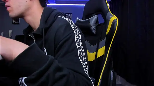 alexgiraldo   online show from 10/24/25, 09:49