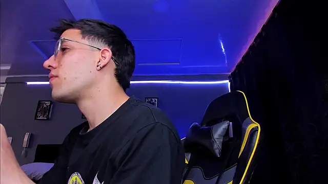 alexgiraldo   online show from 11/08/25, 12:16