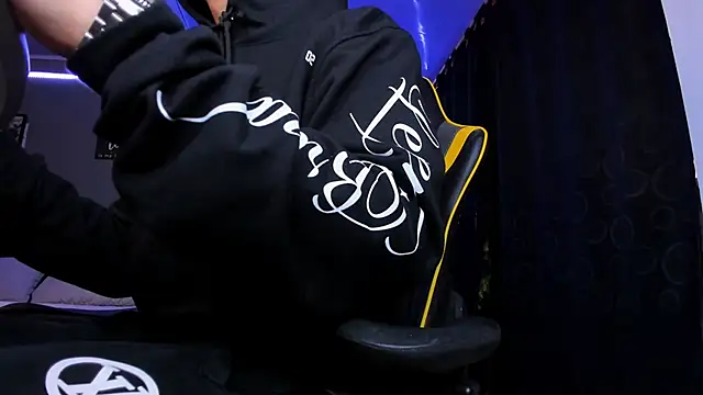 alexgiraldo   online show from 12/04/25, 12:25