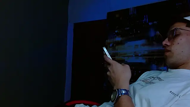 Snapshot of alexgiraldo__ chatting on 05/05/26, 03:20 alexgiraldo online show from 05/05/26, 03:20